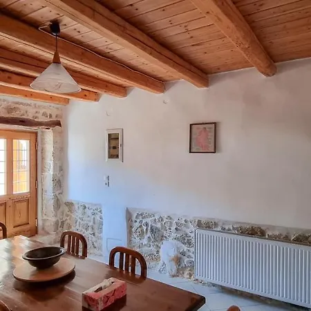 Ioanna 's Place *