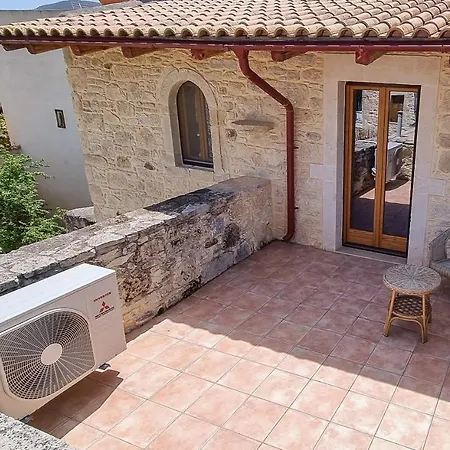Ioanna 's Place *